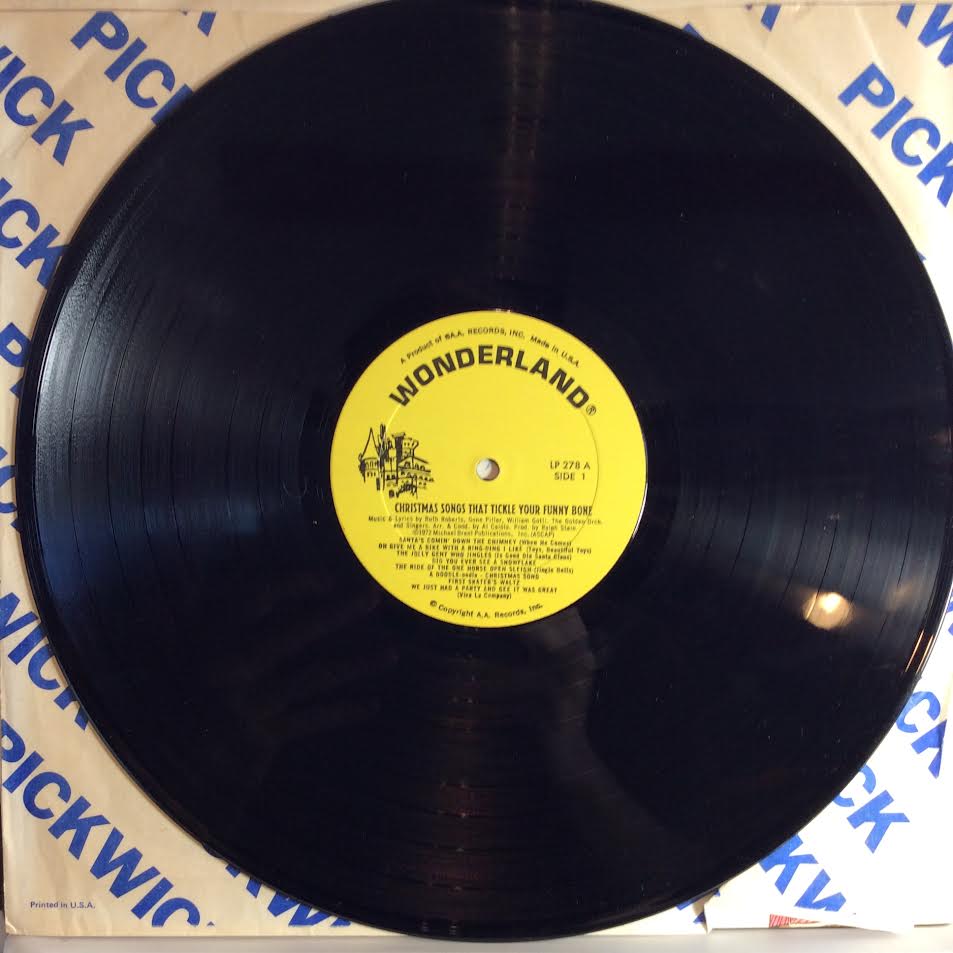 Golden Orchestra And Chorus - Christmas Songs That Tickle Your Funny Bone (VINYL) | Near Mint- (NM-) Near Mint- (NM-)-Music History