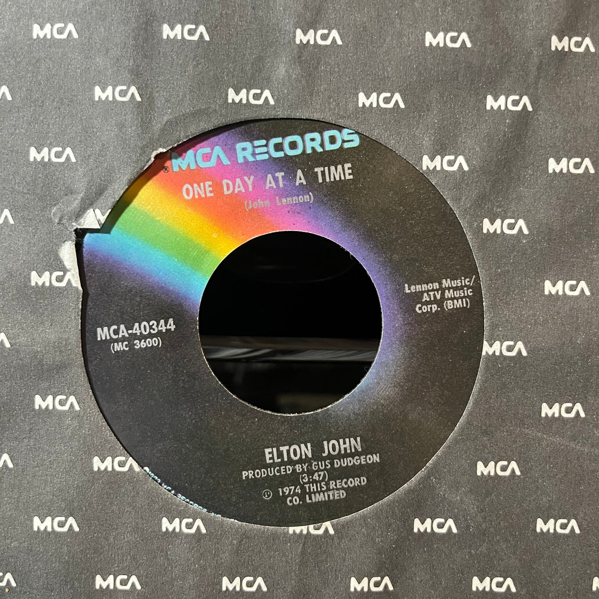 Elton John - Lucy In The Sky With Diamonds (VINYL 7" MCA-40344 GLOVERSVILLE 1974) | Near Mint (NM or M-) Near Mint (NM)-Music History